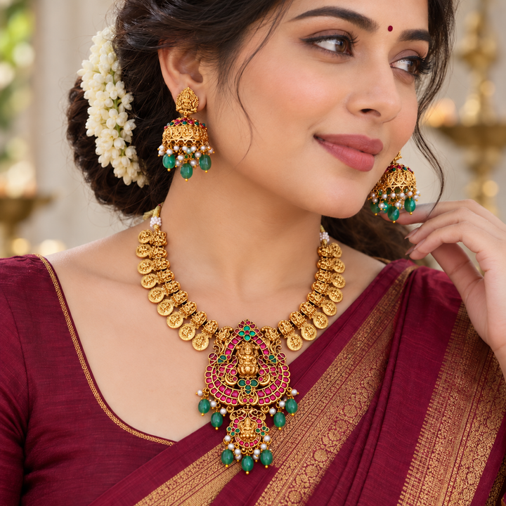 Regal budgeted Gold Necklace Set for Weddings